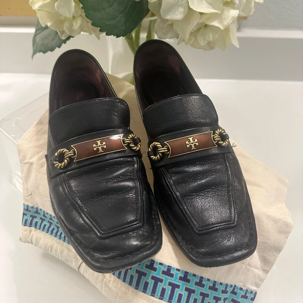 Tory Burch Black Leather Loafers with Gold and Brown Accents - Picture 15 of 15